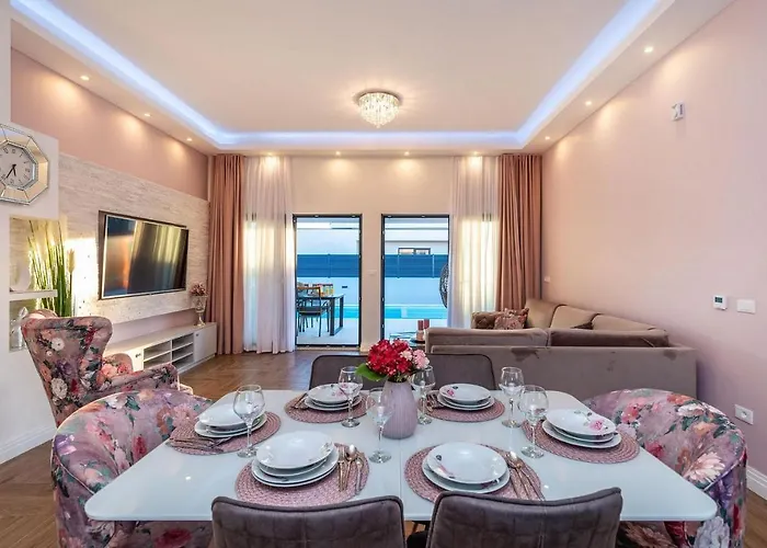 Lorena Dalmacija 펜션 *