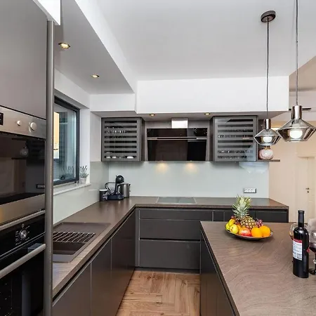 Holiday home Lorena Dalmacija Nin