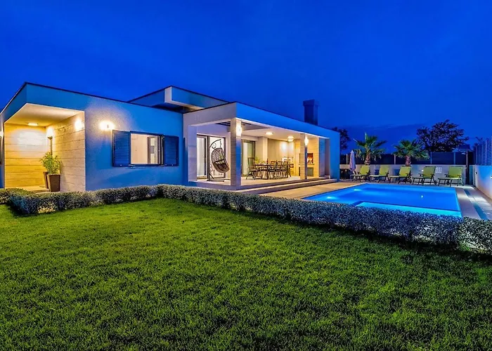 Lorena Dalmacija Vikendica *