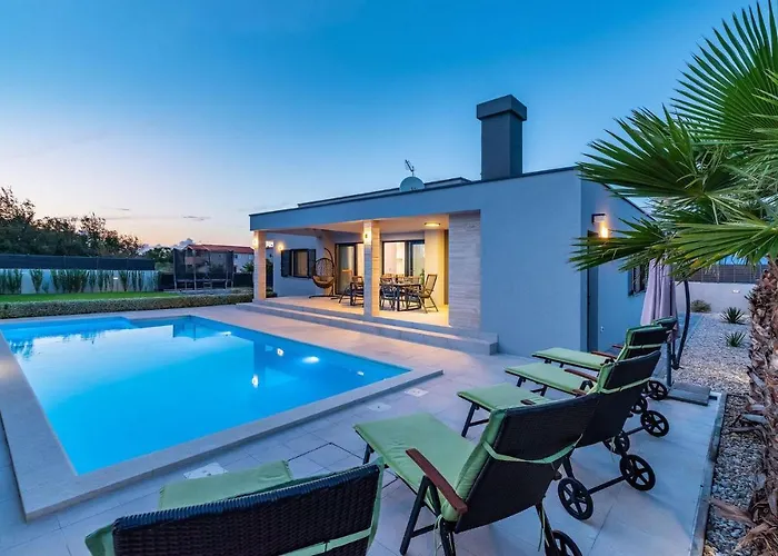 Lorena Dalmacija * Nin